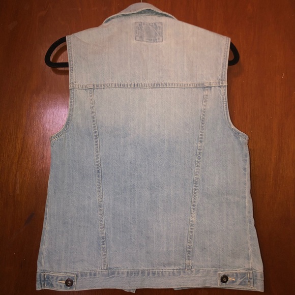 🌸 2 for $25 🌸 Forever 21 Light-Wash Denim Vest - Picture 3 of 3